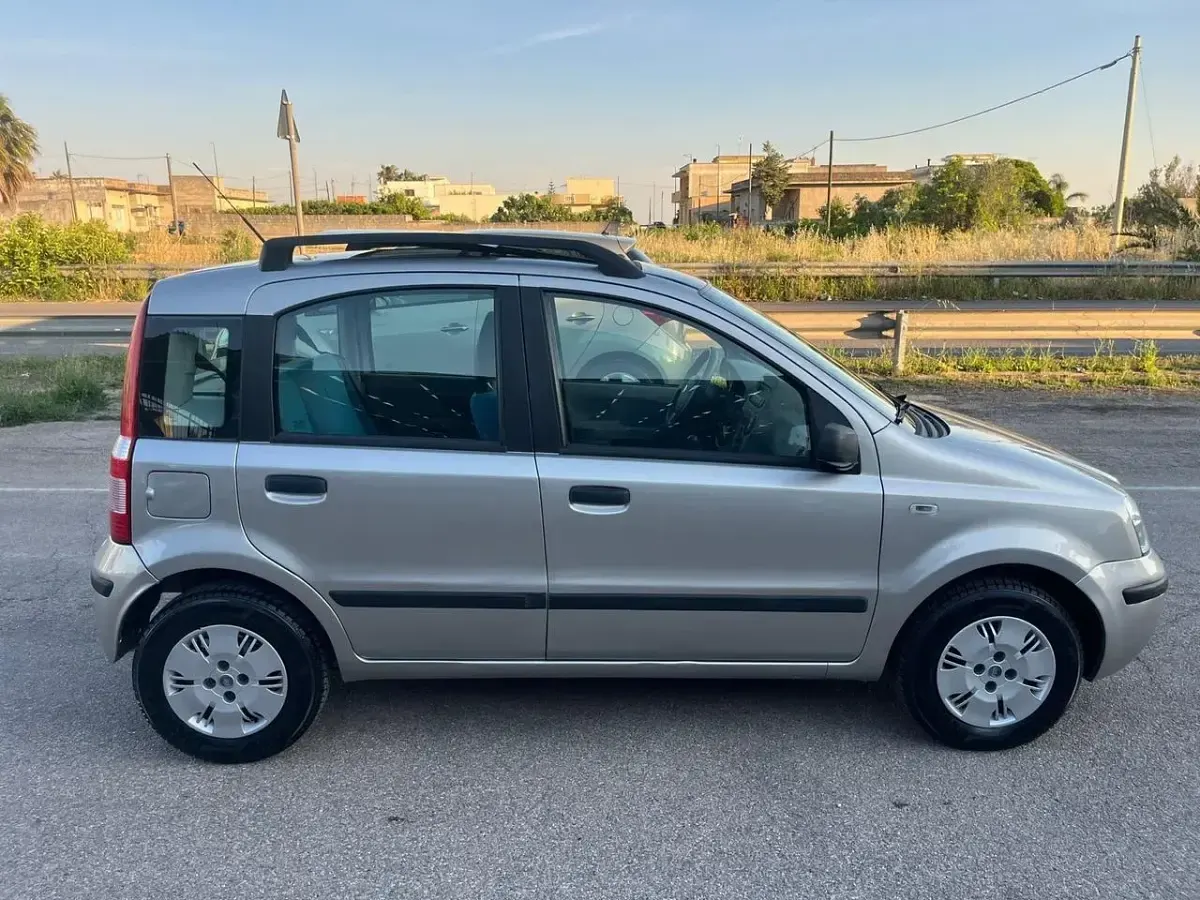 Usata Fiat Panda Emotion 60 CV (44 kW) 2006 Argento Utilitaria