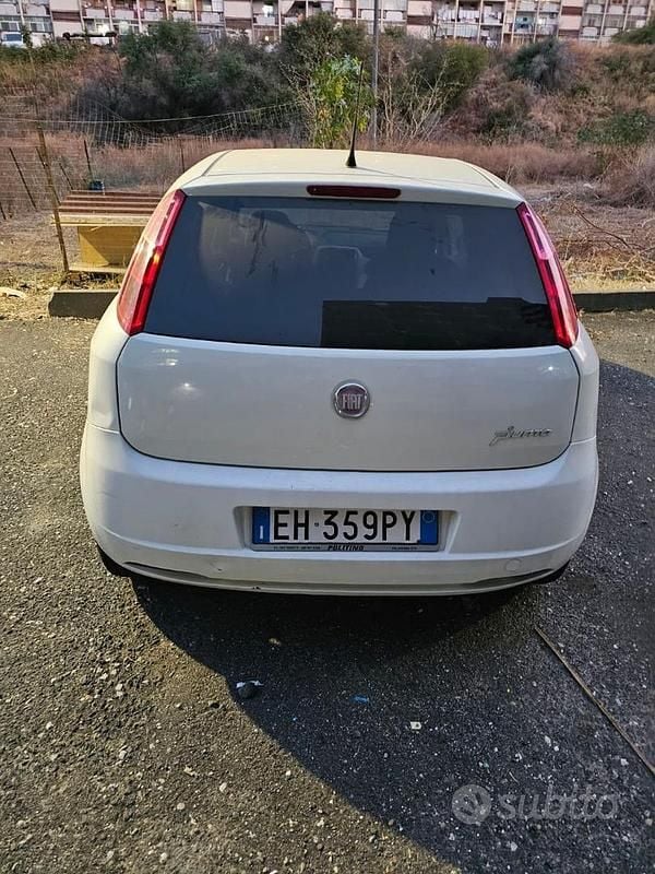 Occasion Fiat Grande Punto 75 ch (55 kW) 2011 Blanc Citadine