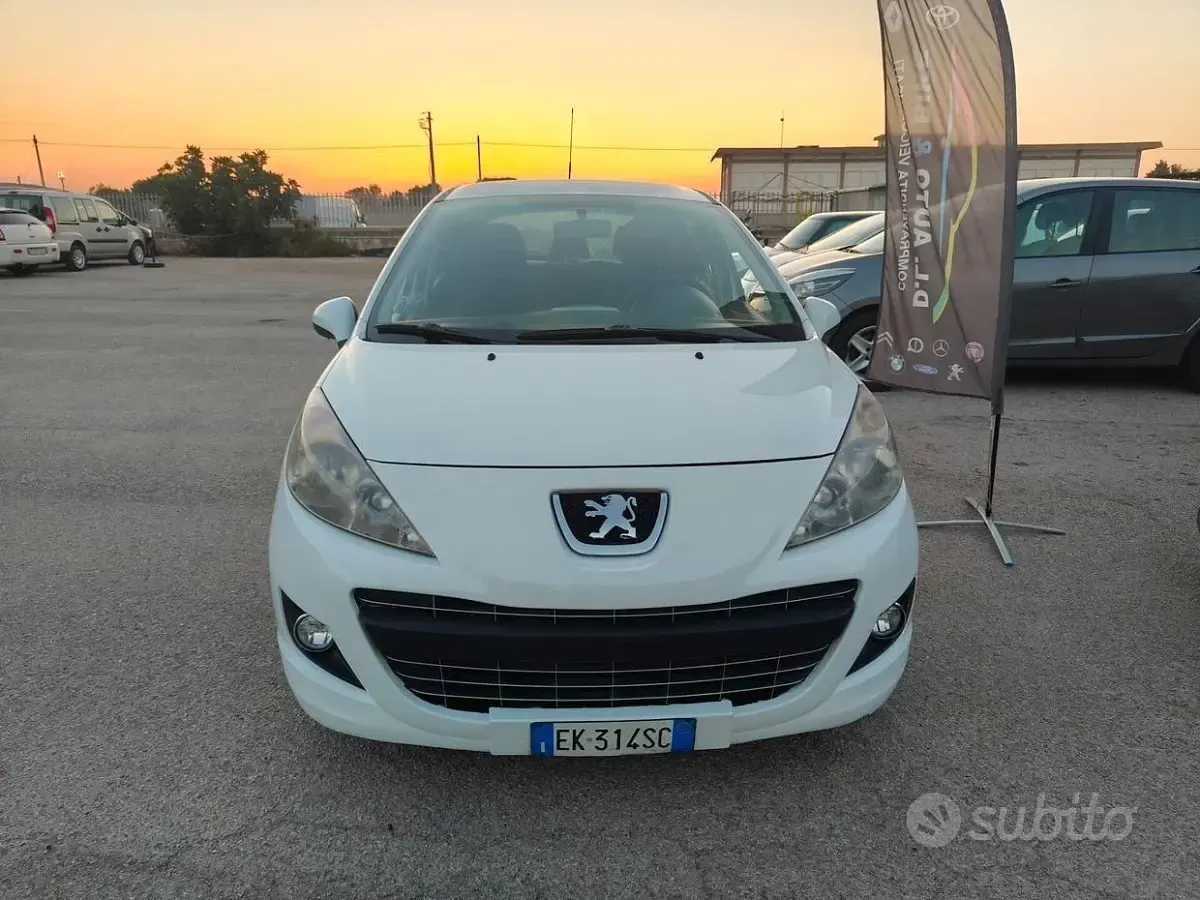 Usata Peugeot 207 68 CV (50 kW) 2012 Bianco Berlina