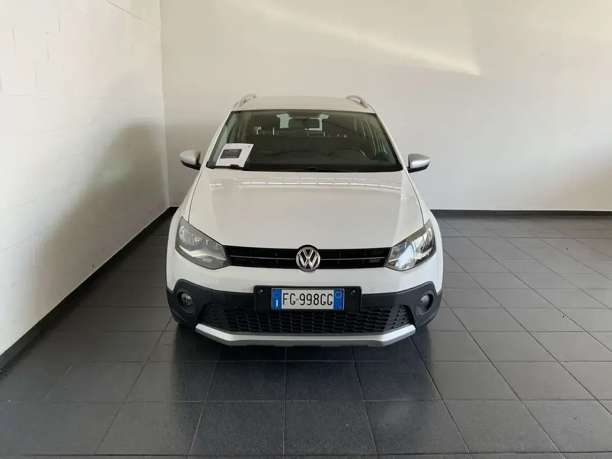 Usata VW Polo Cross 90 CV (66 kW) 2016 0q bianco puro Utilitaria