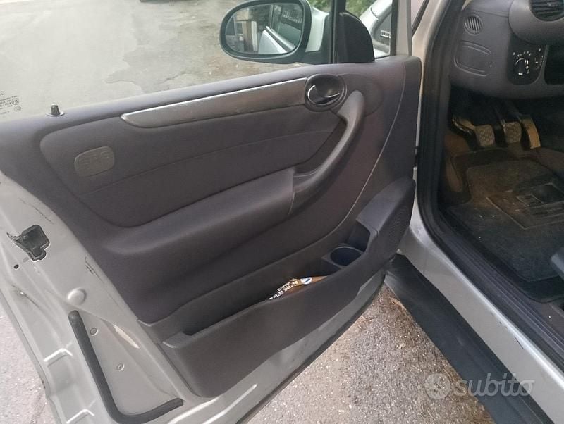 Usata Mercedes A170 Elegance 95 CV (69 kW) 2001 Grigio Berlina