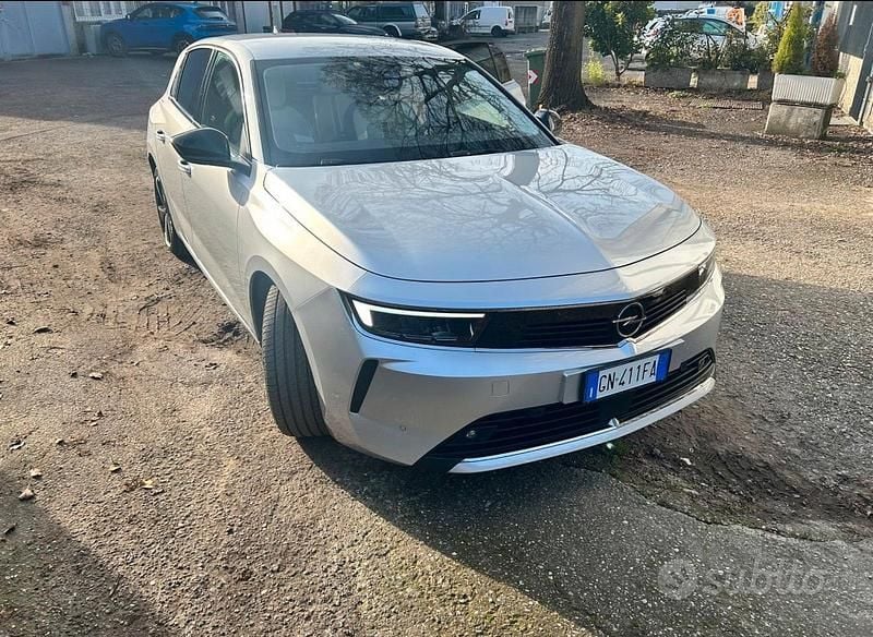 Usata Opel Astra 130 CV (95 kW) 2023 Grigio Berlina