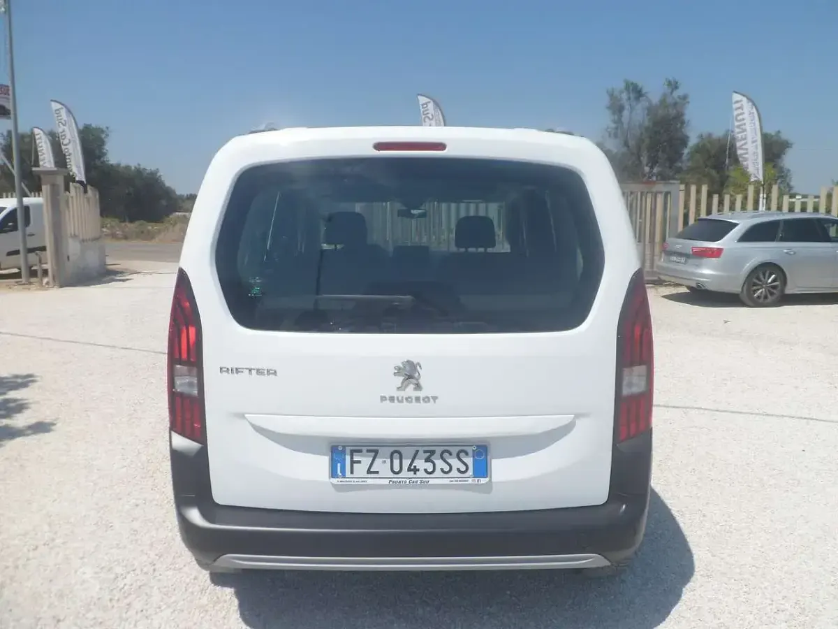 Usata Peugeot Rifter 101 CV (74 kW) 2020 Bianco Monovolume