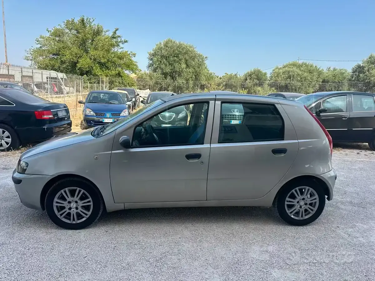 Usata Fiat Punto 60 CV (44 kW) 2003 Grigio Utilitaria