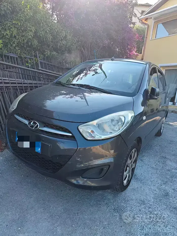 Begagnad Hyundai i10 69 HK (50 kW) 2012 Grå Halvkombi