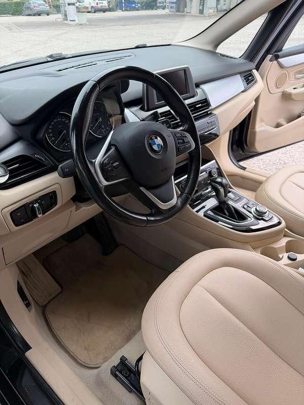 Usata BMW 218 Active Tourer Luxury Line 150 CV (110 kW) 2015 Nero Monovolume