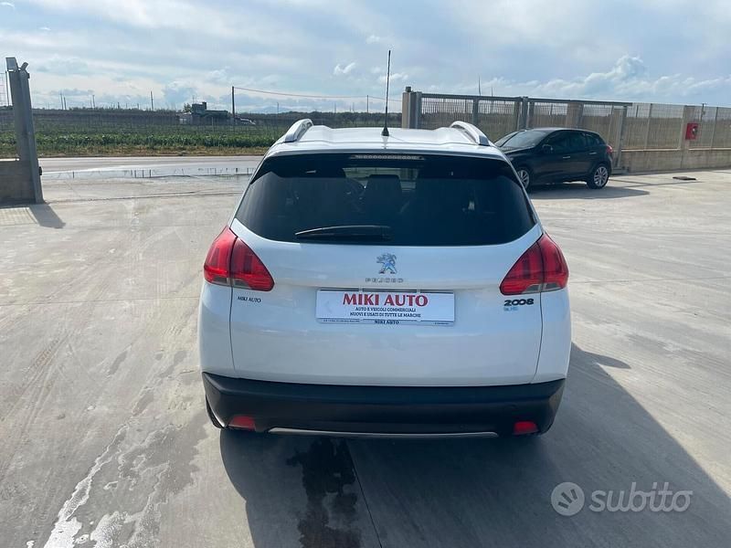 Usata Peugeot 2008 Allure 92 CV (67 kW) 2014 Bianco SUV