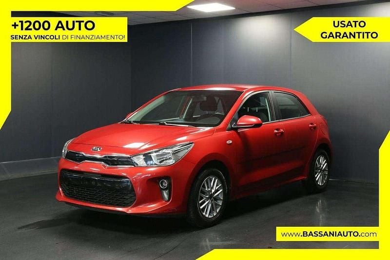 Rosso Usata 2018 Kia Rio Tre volumi | 10.000 € (Buon prezzo) - Immagine 1/4