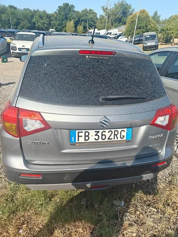 Usata Suzuki Vitara 120 CV (88 kW) 2016 Grigio SUV