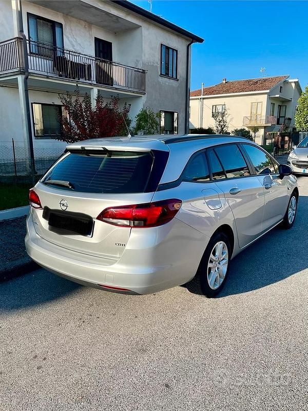 Usata Opel Astra 110 CV (80 kW) 2016 Grigio Berlina