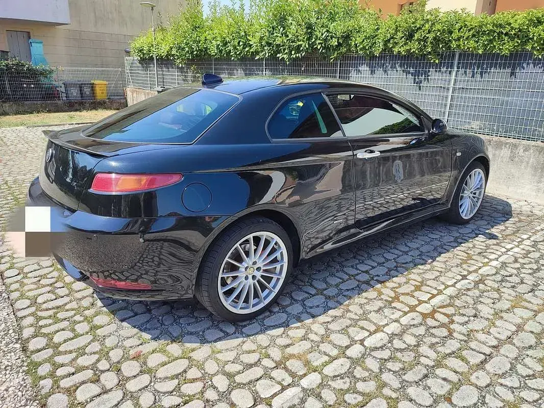 Usata Alfa Romeo GT Distinctive 150 CV (110 kW) 2004 Nero Coupé