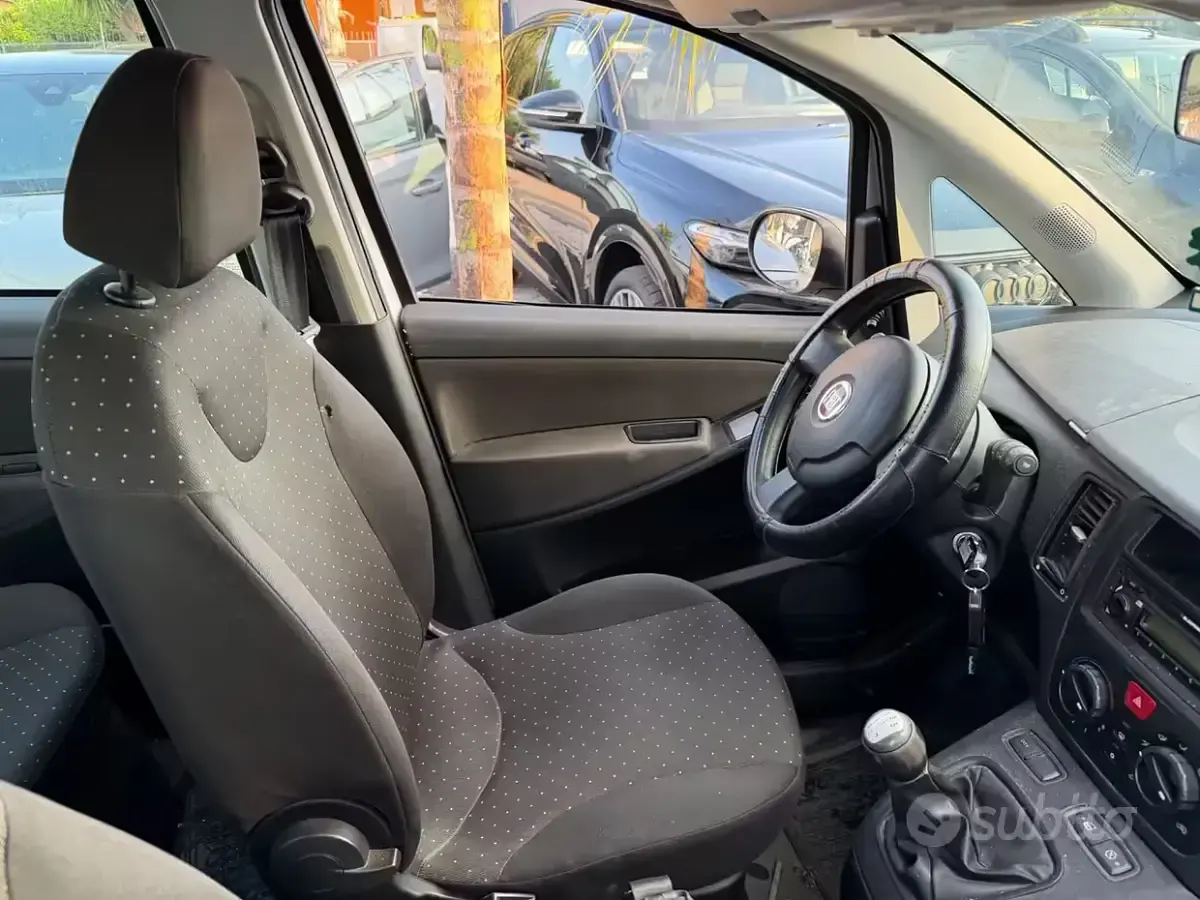 Usata Fiat Idea Active 95 CV (69 kW) 2011 Grigio Monovolume