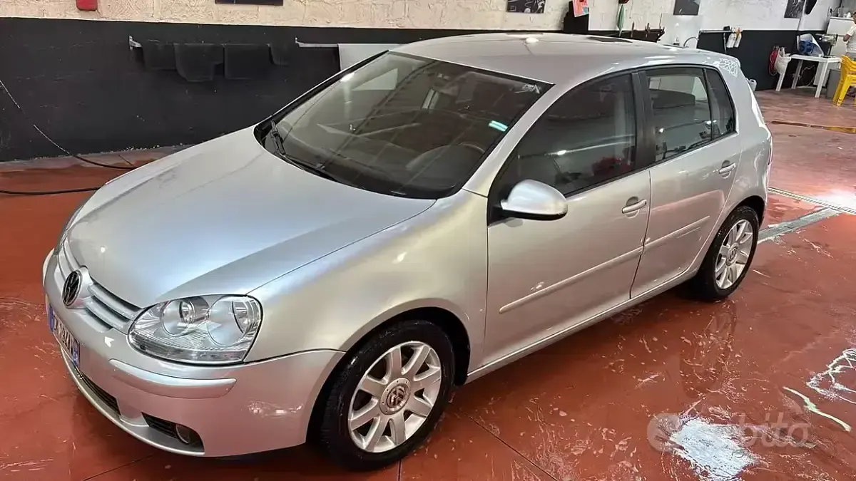 Usata VW Golf IV 140 CV (102 kW) 2004 Grigio Berlina