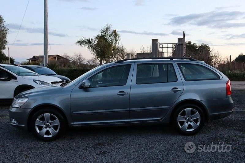 Usata Skoda Octavia Elegance 105 CV (77 kW) 2012 Grigio Station wagon