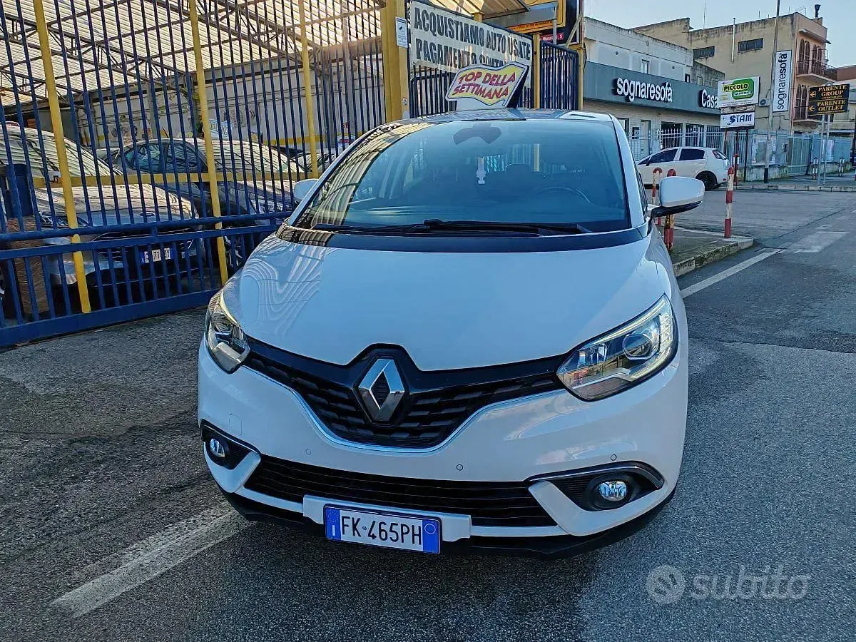 Usata Renault Scénic Zen 109 CV (80 kW) 2017 Bianco Monovolume