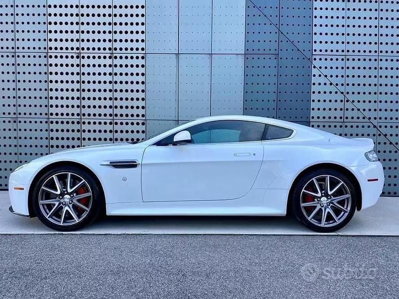 Usata Aston Martin V8 Vantage 436 CV (320 kW) 2013 Bianco Coupé
