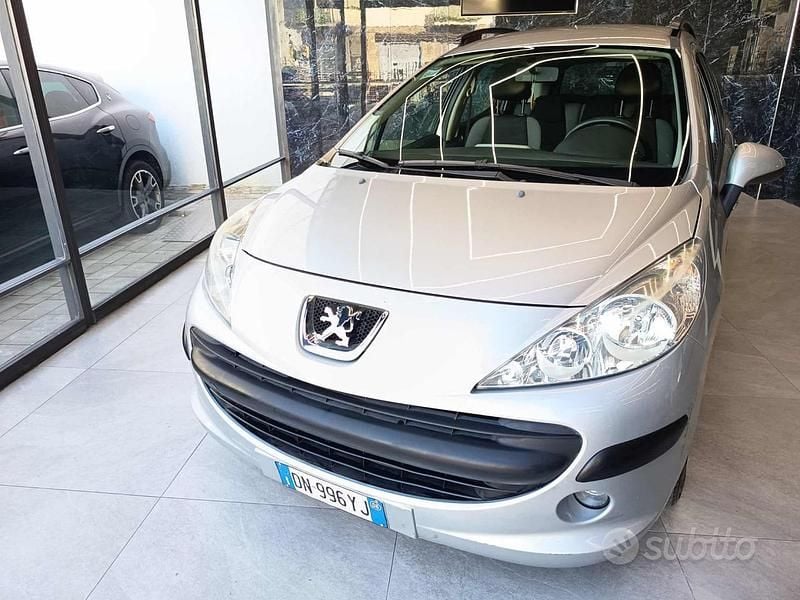 Usata Peugeot 207 75 CV (55 kW) 2008 Grigio scuro Station wagon
