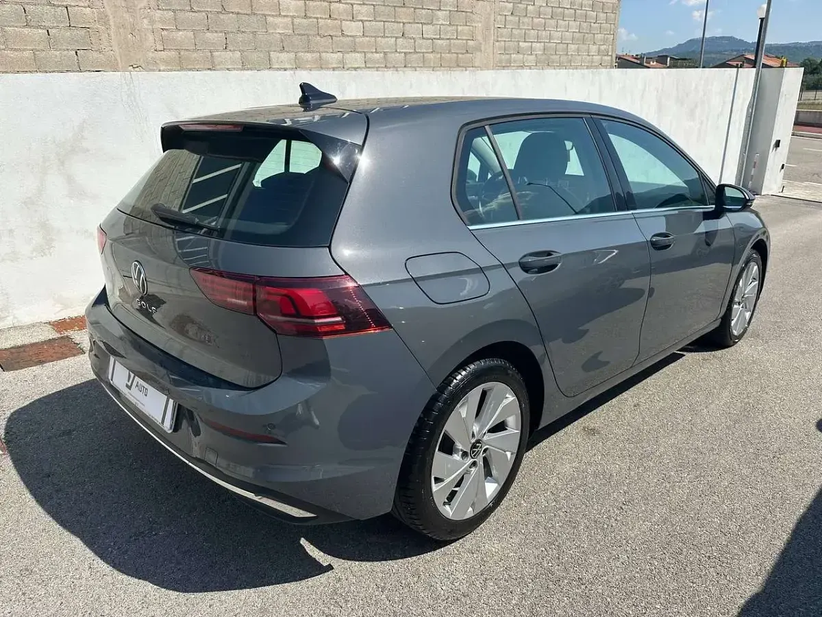 Usata VW Golf VIII Style 150 CV (110 kW) 2025 Dolphin grey Berlina