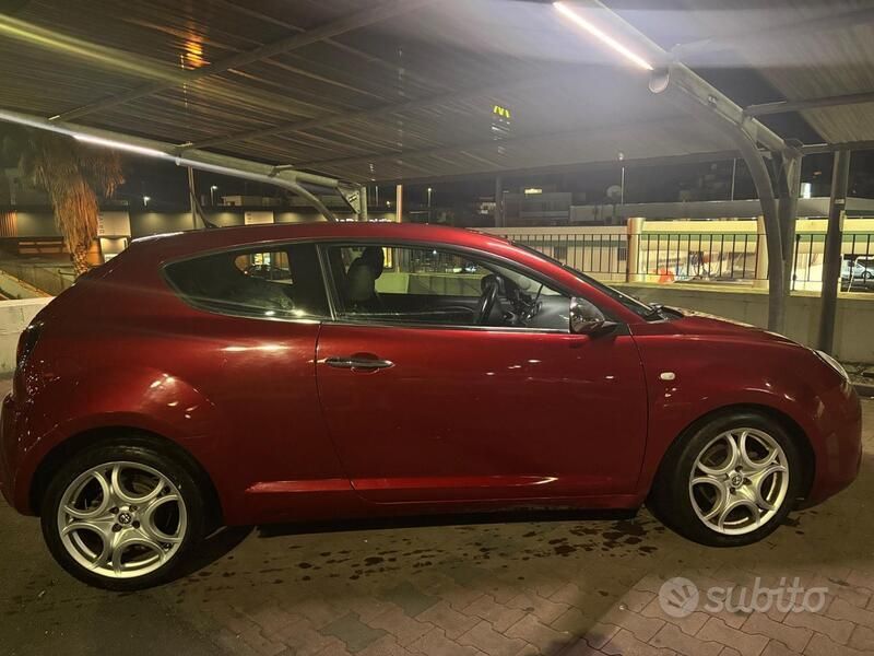 Rosso Usata 2011 Alfa Romeo MiTo Due volumi | 3500 € (Ottimo prezzo) - Immagine 1/4