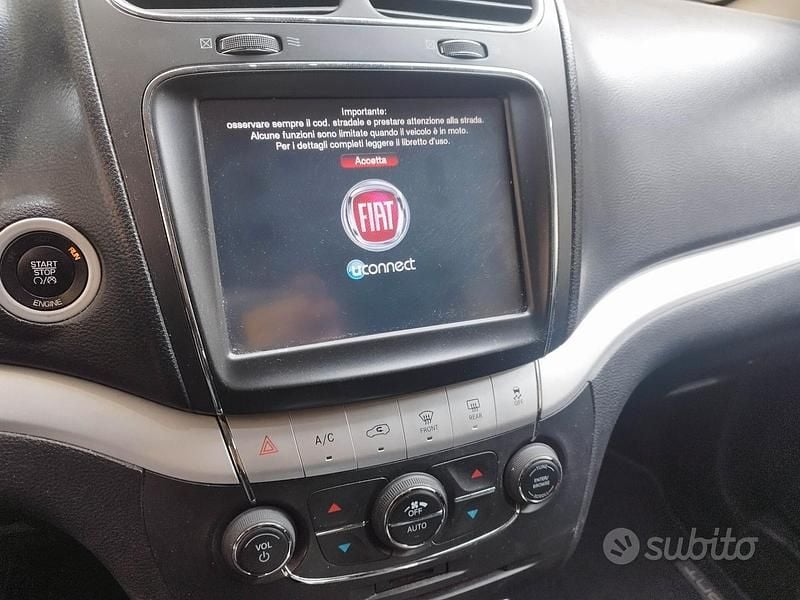 Usata Fiat Freemont 170 CV (125 kW) 2016 Rosso SUV