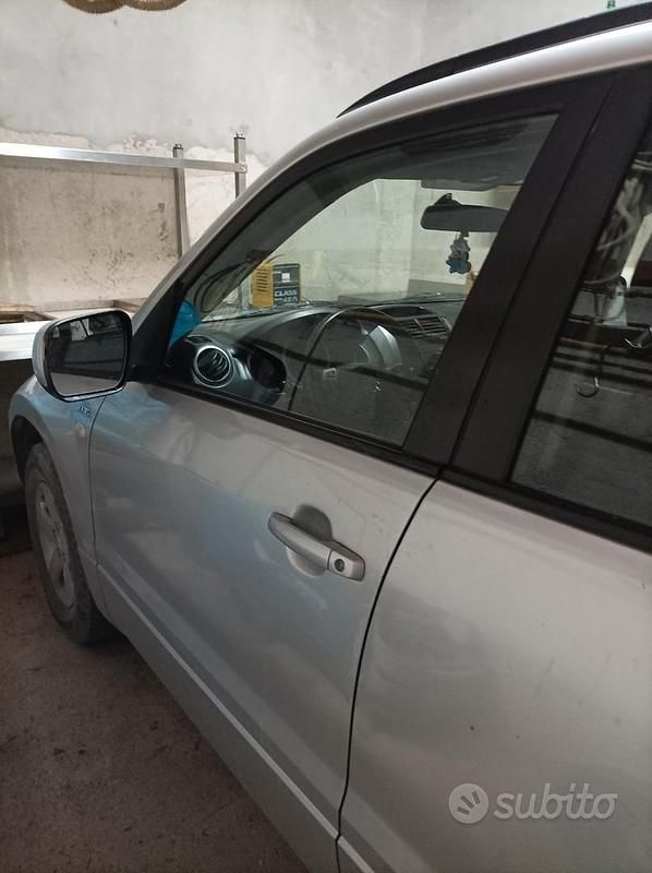 Usata Suzuki Grand Vitara 129 CV (94 kW) 2007 Grigio SUV