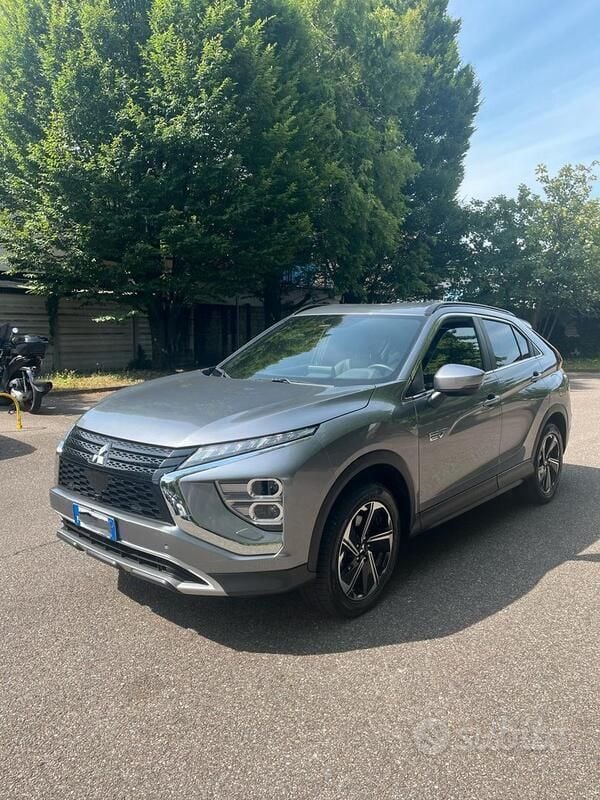 Grigio Usata 2023 Mitsubishi Eclipse Cross Instyle SUV | 28.000 € (Buon prezzo) - Immagine 1/4