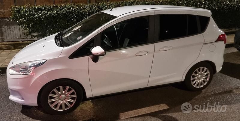 Usata Ford B-MAX 95 CV (69 kW) 2016 Bianco Monovolume