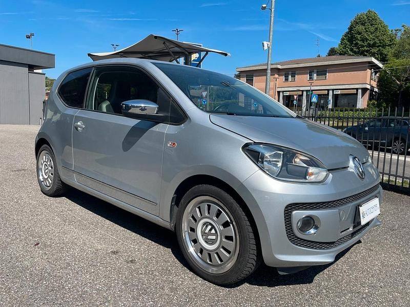 Begagnad VW up! 75 HK (55 kW) 2013 Silver Halvkombi