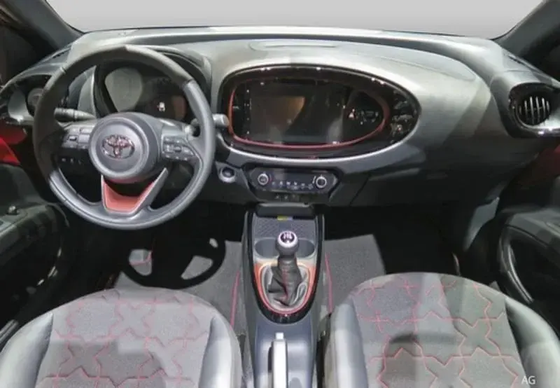 Usata Toyota Aygo X Active 72 CV (52 kW) 2022 Bianco SUV