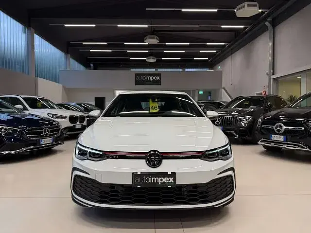 Usata VW Golf VIII GTI 245 CV (180 kW) 2024 Argento Berlina