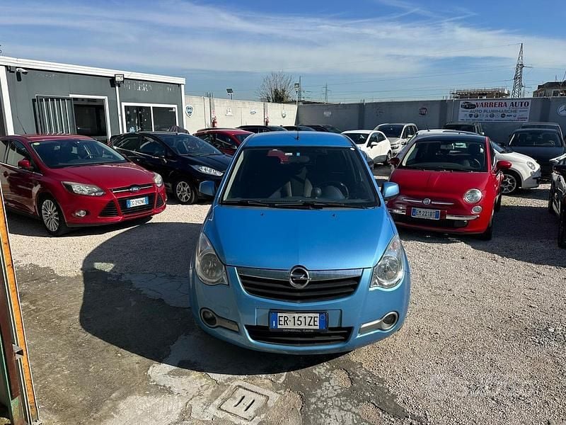 Usata Opel Agila 94 CV (69 kW) 2013 Blu Utilitaria