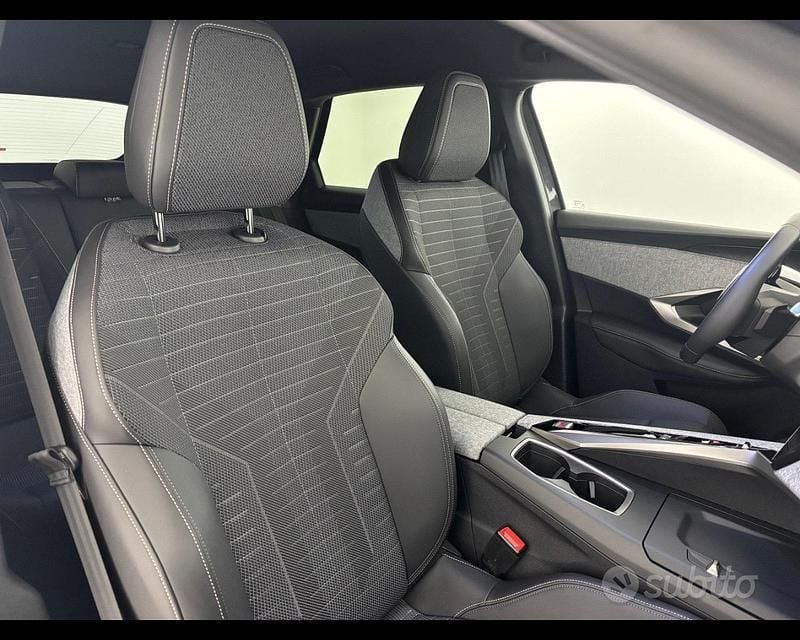 Usata Peugeot 3008 Allure 145 CV (106 kW) 2024 Gray Pick-up