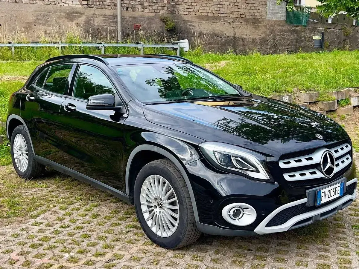 Usata Mercedes GLA200 Premium 136 CV (100 kW) 2019 Nero SUV