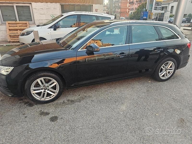Usata Audi A4 150 CV (110 kW) 2019 Nero Station wagon