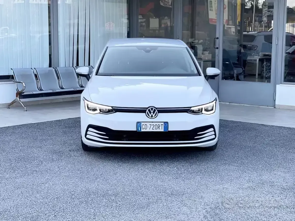 Usata VW Golf VIII Life 110 CV (80 kW) 2021 Bianco Berlina