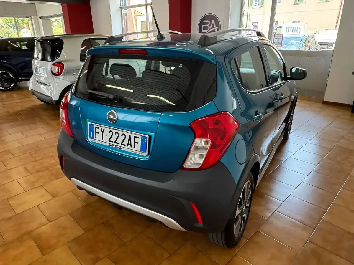 Usata Opel Karl Rocks 73 CV (53 kW) 2019 Blu/azzurro Utilitaria
