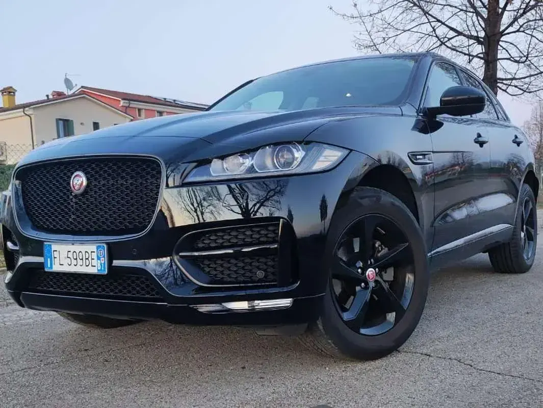 Usata Jaguar F-Pace R-Sport 179 CV (131 kW) 2017 Nero SUV