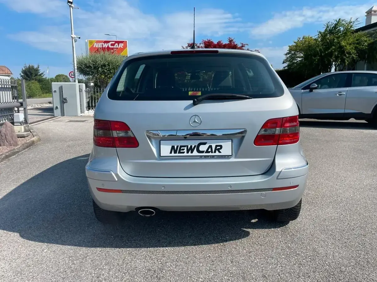 Usata Mercedes B150 95 CV (69 kW) 2008 Argento Monovolume