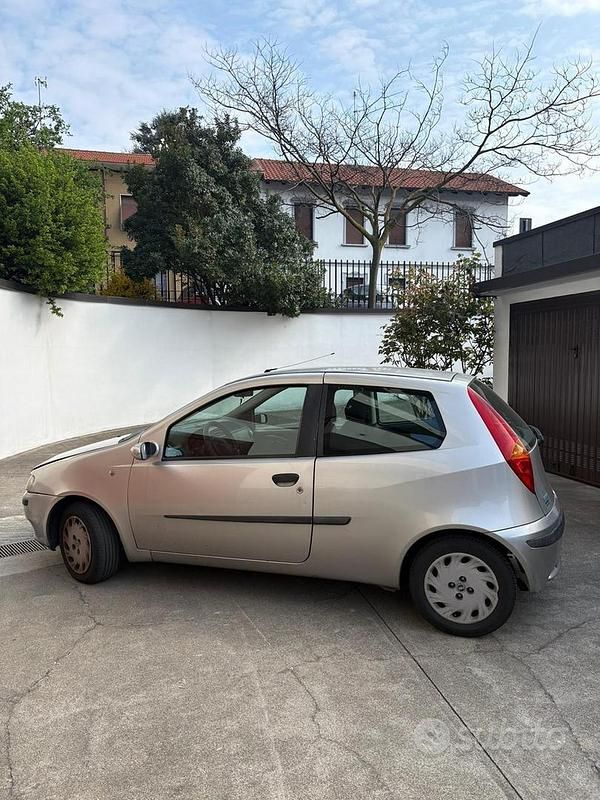 Usata Fiat Punto 2002 Utilitaria