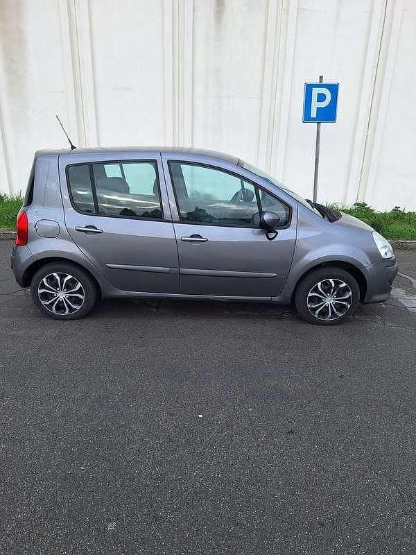 Usata Renault Modus Expression 75 CV (55 kW) 2012 Grigio Monovolume