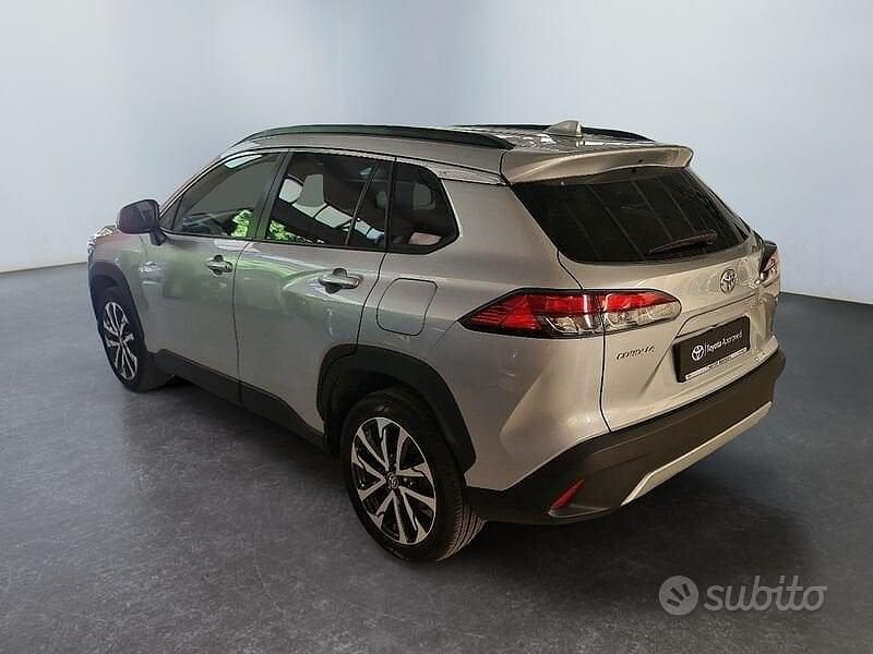 Usata Toyota Corolla Cross 140 CV (102 kW) 2024 Grigio SUV