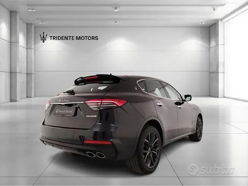Usata Maserati Levante 250 CV (183 kW) 2021 Nero SUV