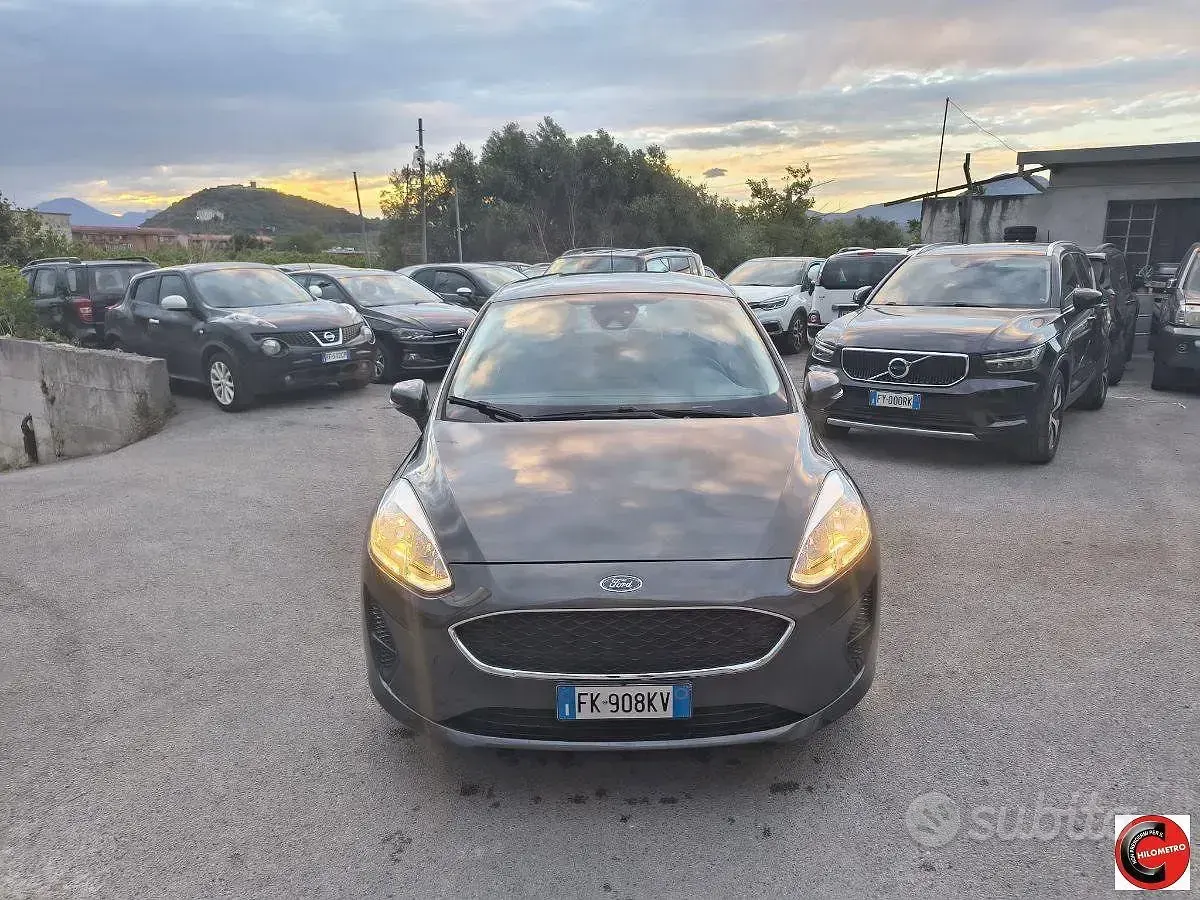 Usata Ford Fiesta 85 CV (62 kW) 2017 Grigio Utilitaria