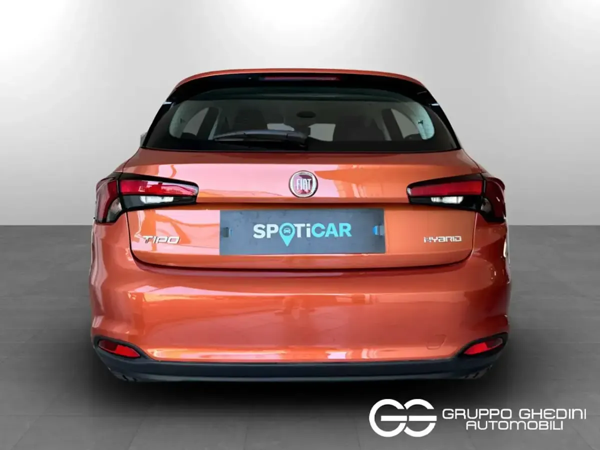 Usata Fiat Tipo 131 CV (96 kW) 2025 Arancio paprika Berlina
