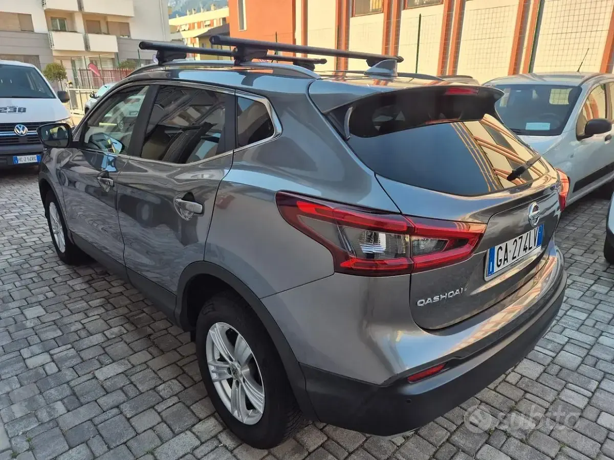 Usata Nissan Qashqai Tekna 116 CV (85 kW) 2020 Grigio SUV