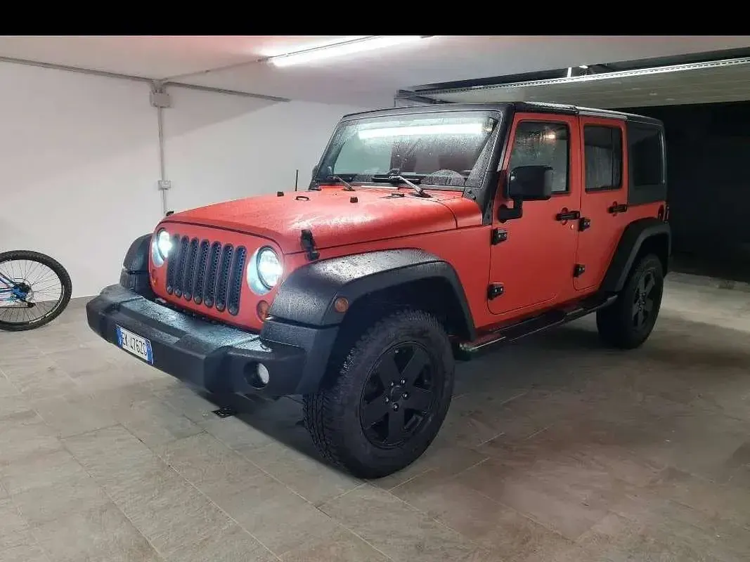 Usata Jeep Wrangler Sahara 200 CV (147 kW) 2011 Arancione SUV