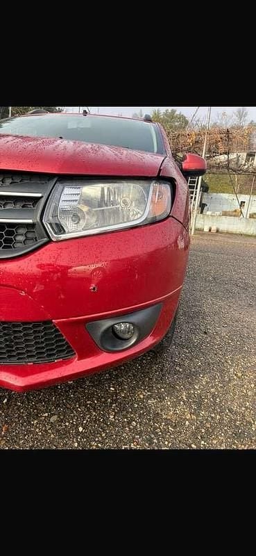 Usata Dacia Logan MCV Lauréate 72 CV (52 kW) 2015 Rosso Station wagon