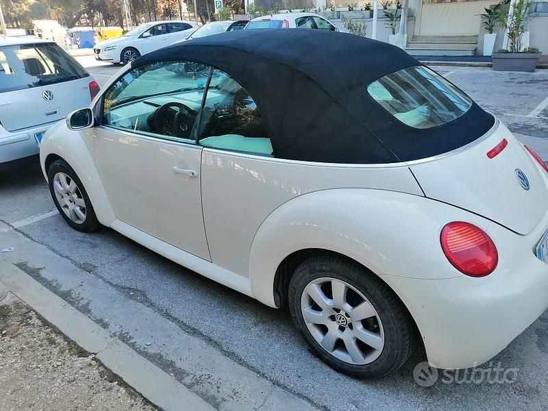 Usata VW New Beetle 102 CV (75 kW) 2004 Bianco Utilitaria