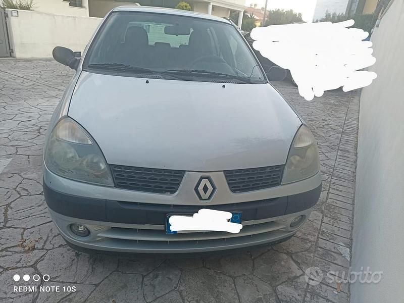 Usata Renault Clio II 58 CV (42 kW) 2003 Grigio Utilitaria