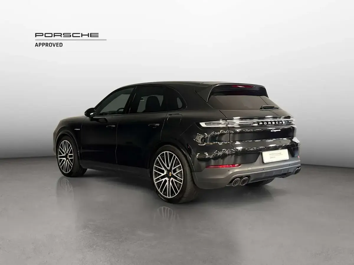 Usata Porsche Cayenne 470 CV (345 kW) 2023 Nero cromite SUV